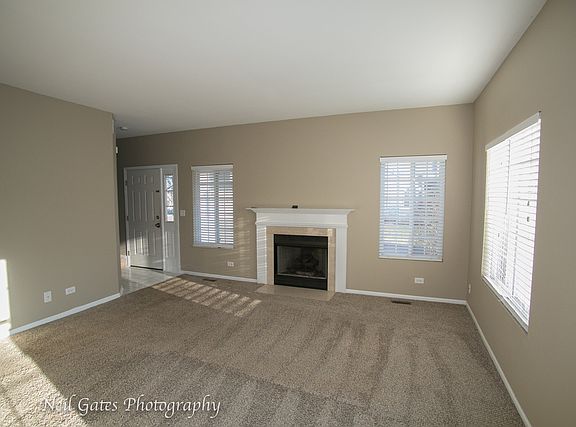 4th image of 243 Windsor Ct Unit A