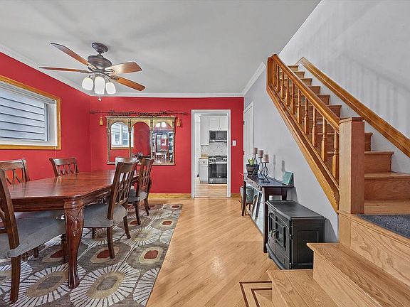4th image of 1515 E 55th St