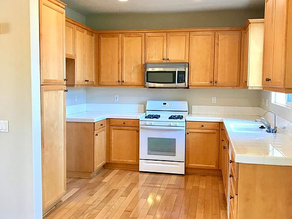 3rd image of 372 Adobe Ln #18