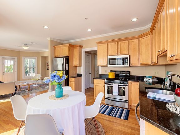 5th image of 561A Broadway #2