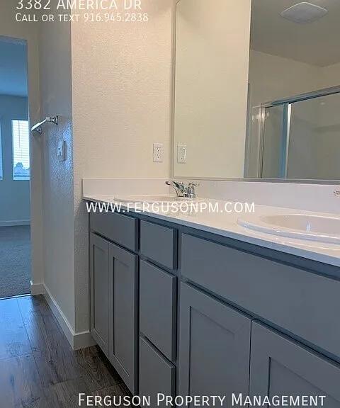 3382 America Dr — Photo 13