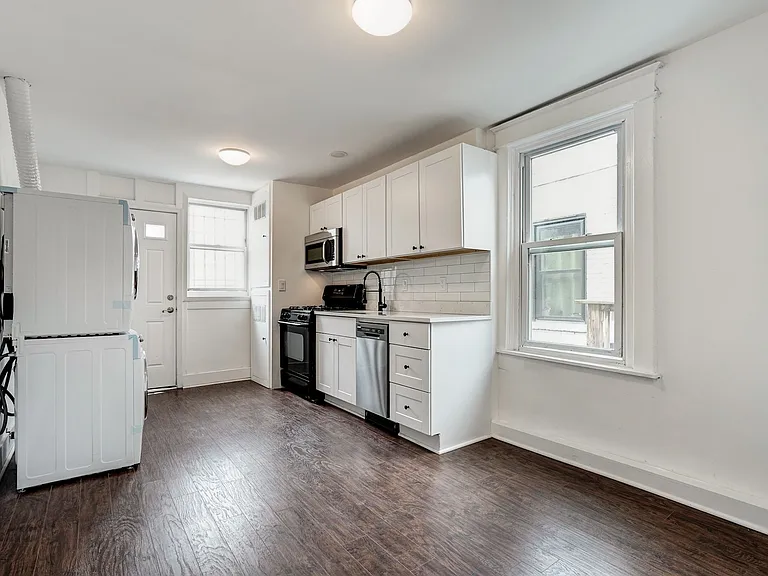 810 Otis Pl NW #4 — Photo 4