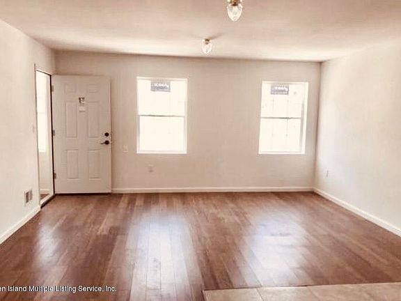 5th image of 315 York Ave