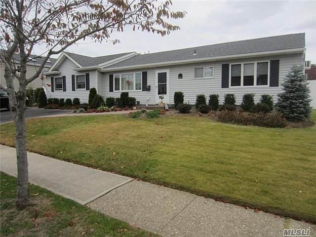 1st image of 62 Southwood Cir