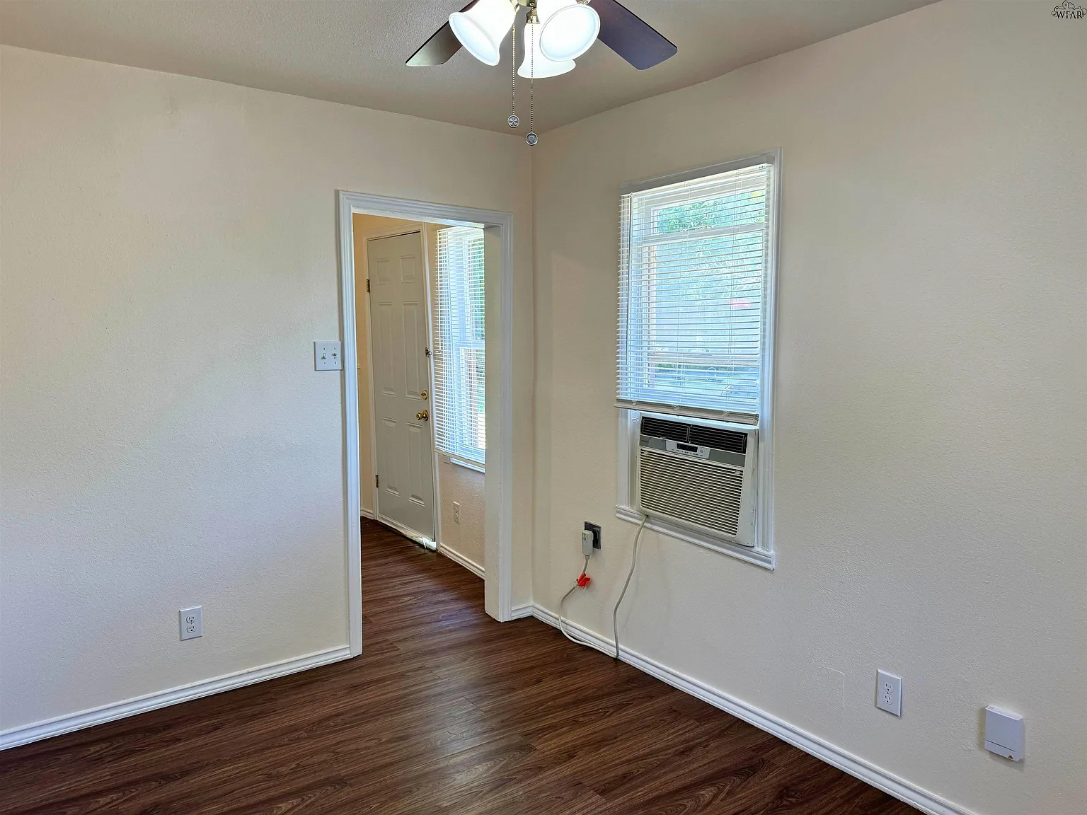 1 bed, 1.0 bath, $600 — Photo 2