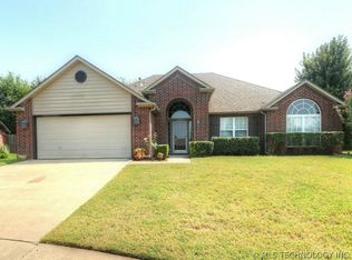 9812 E 109th St, Owasso, OK 74055