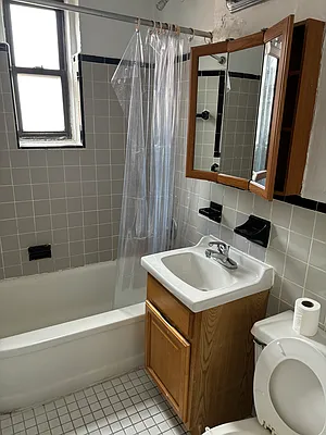 Rented by Voro Purple LLC | media 6