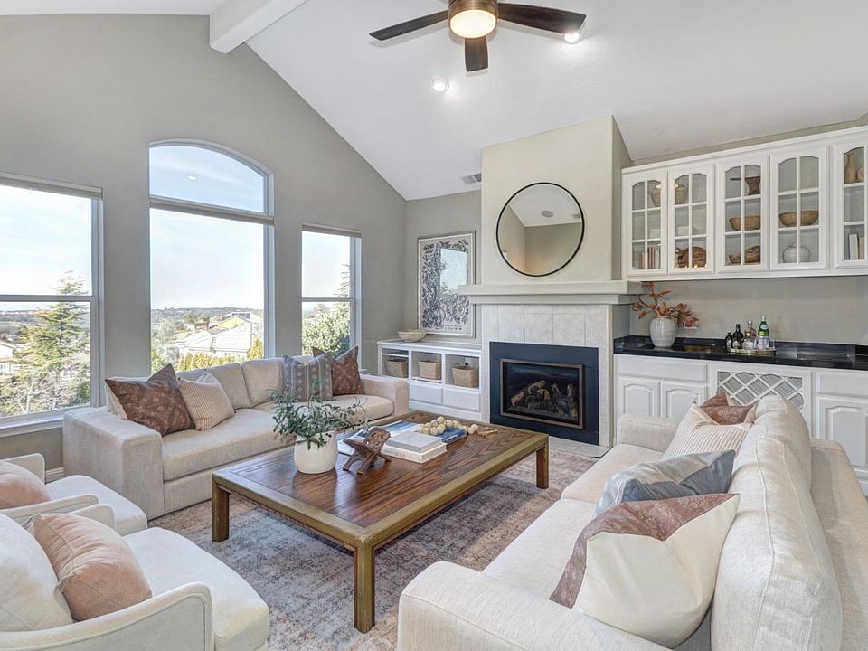 1st image of 3084 Woodleigh Ln