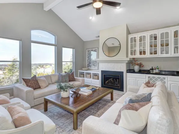 3084 Woodleigh Ln, Cameron Park, CA 95682