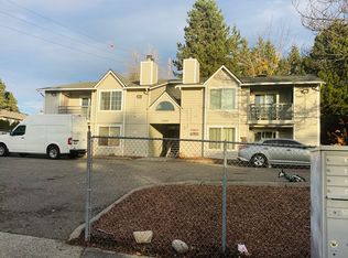 21608 30th Ave S APT 3, Seattle, WA 98198