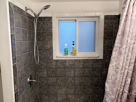 5th image of 8 Pine St #3-A