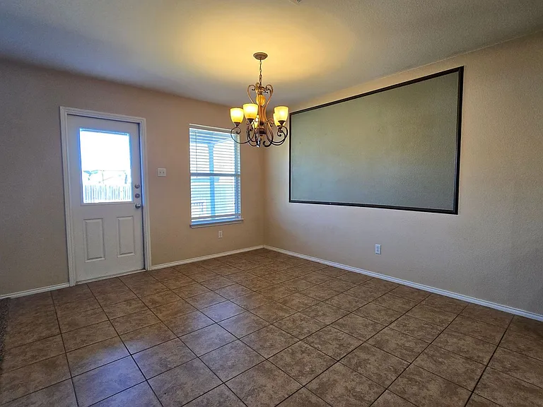 307 E Gemini Ln — Photo 8