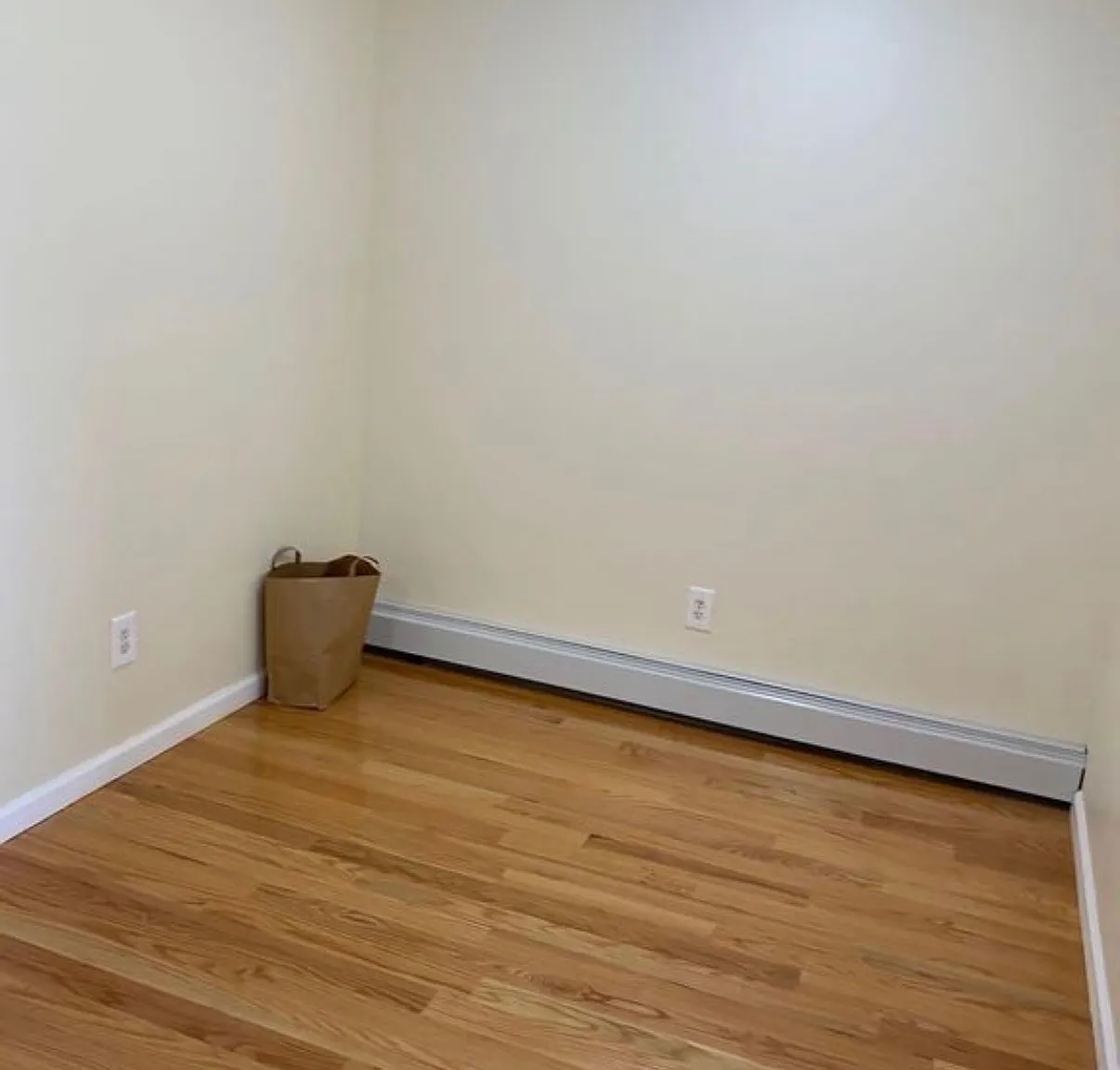 3 bed, 800 sqft, $2,900 — Photo 2