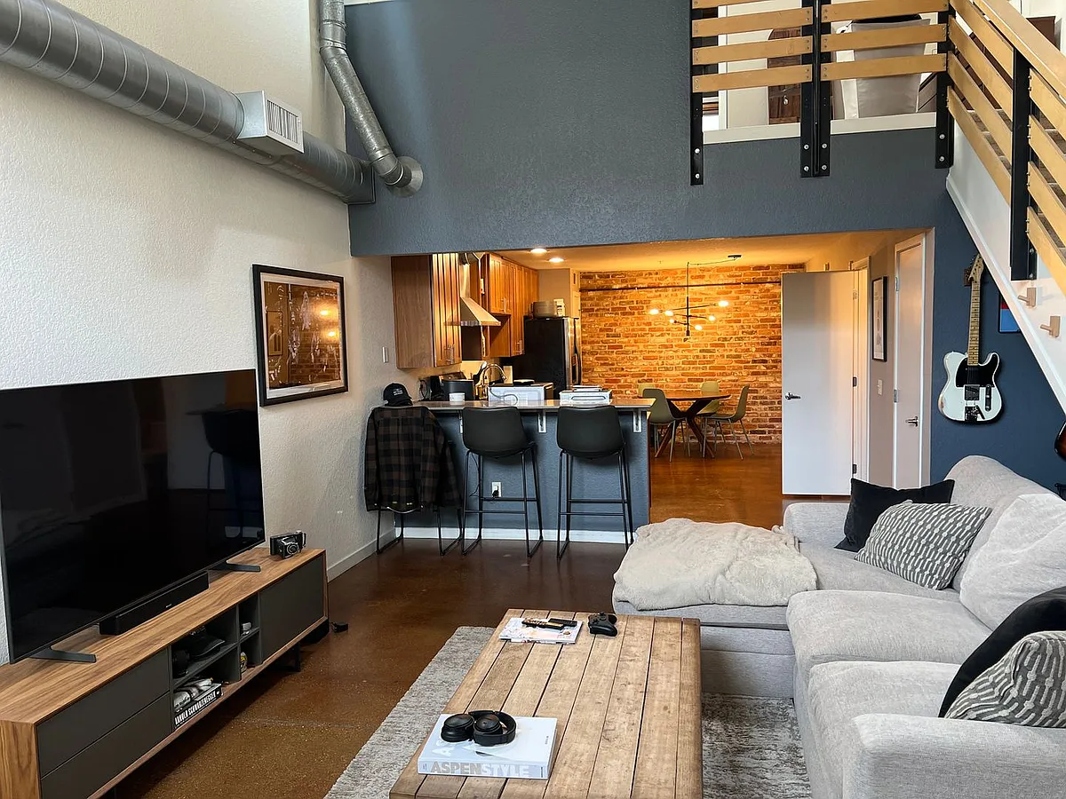 Building Photo - 3033 Blake St #116