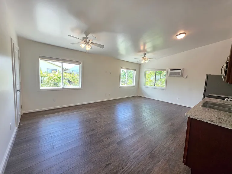 117 Maluniu Ave #A — Photo 3