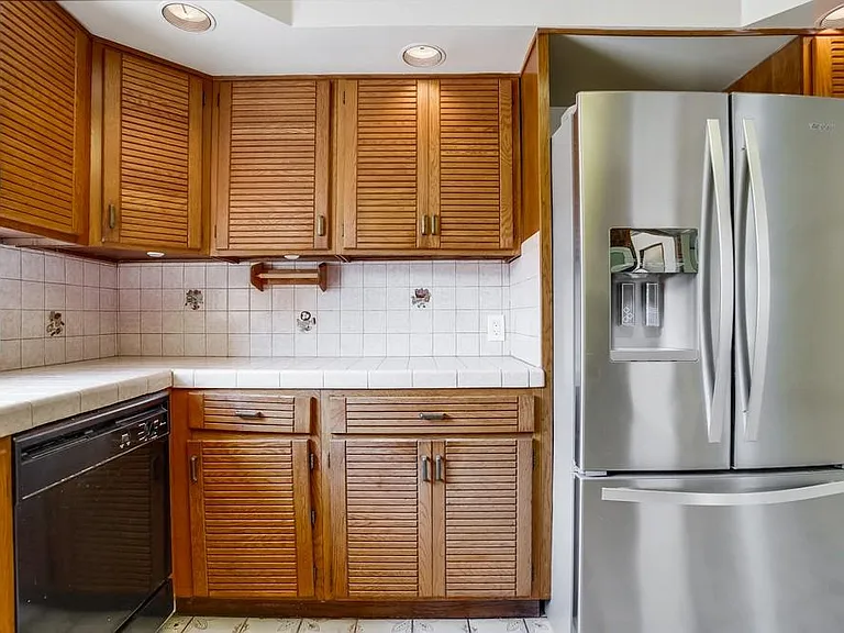1307 Mackay Ln — Photo 20