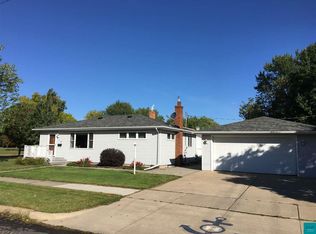 115 E 35th St, Hibbing, MN 55746
