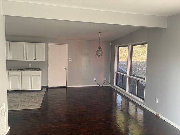 2nd image of 644 S Meadowcliff Dr