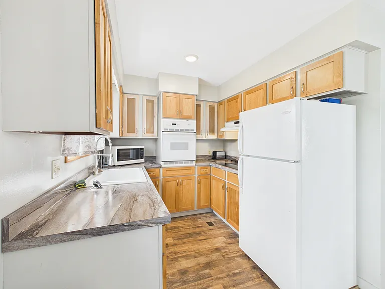 454 N Main St — Photo 9