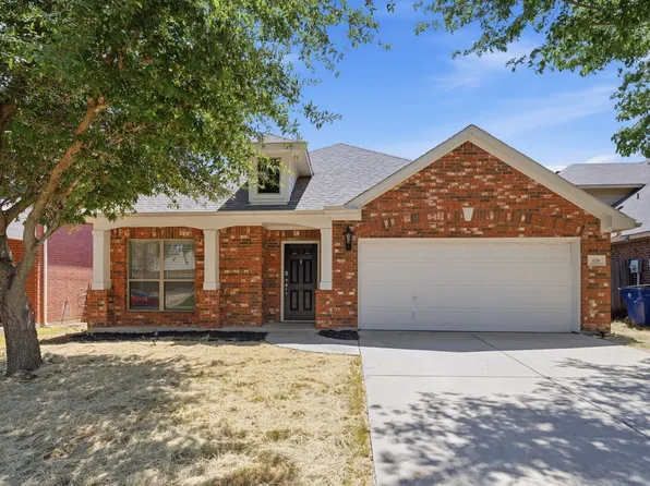 636 Brooks St, Crowley, TX 76036