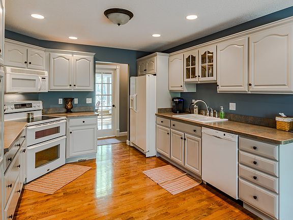 4th image of 2405 N Birchridge Dr