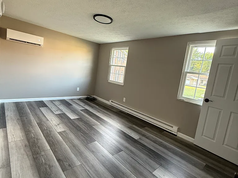 35 Sunnycrest Dr — Photo 11