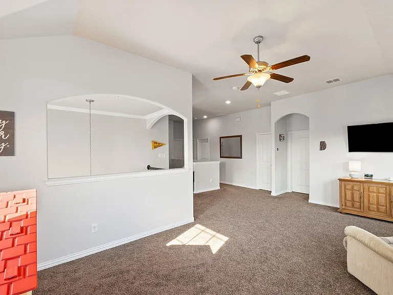 211 Chamberlain Dr — Photo 16