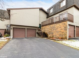 659 High Ridge Rd, Roselle, IL 60172