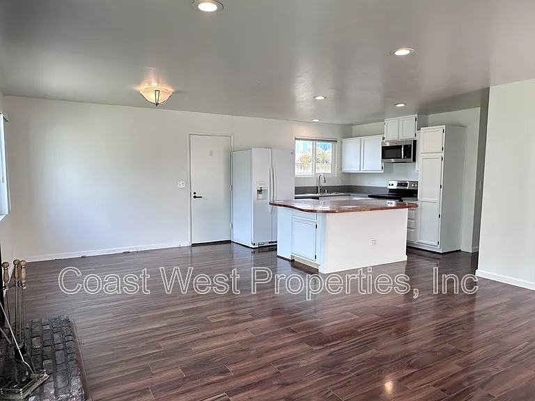4062 Conrad Ave — Photo 9