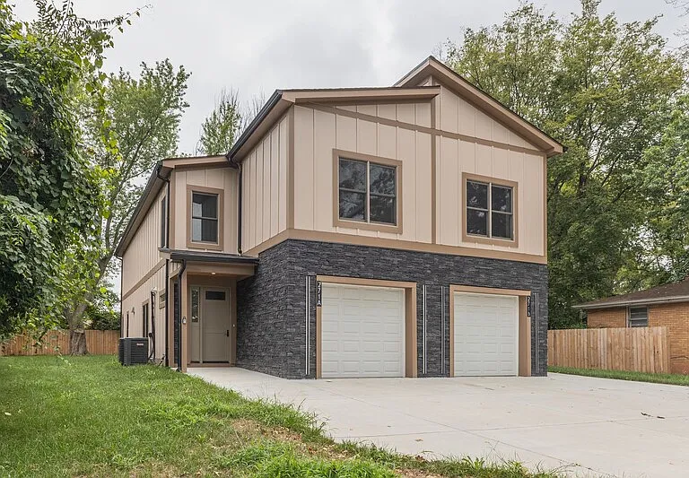 271 Garry Dr #A — Photo 2