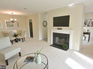 2812 Lee Oaks Pl APT 201, Falls Church, VA 22046