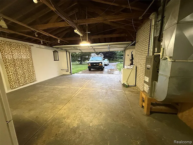 33 Kirk Lane Dr — Photo 34