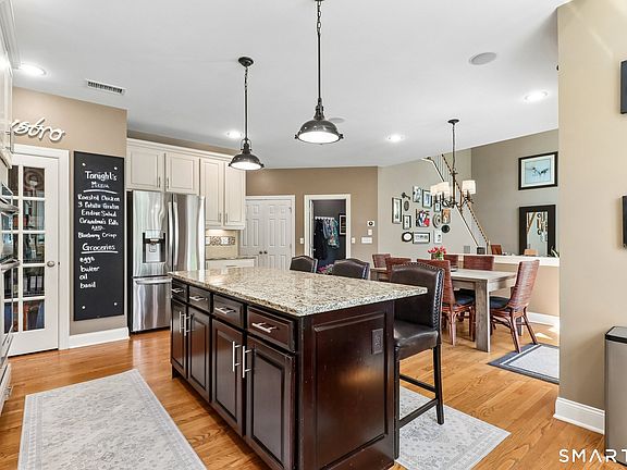 4th image of 8 Rochela Drive