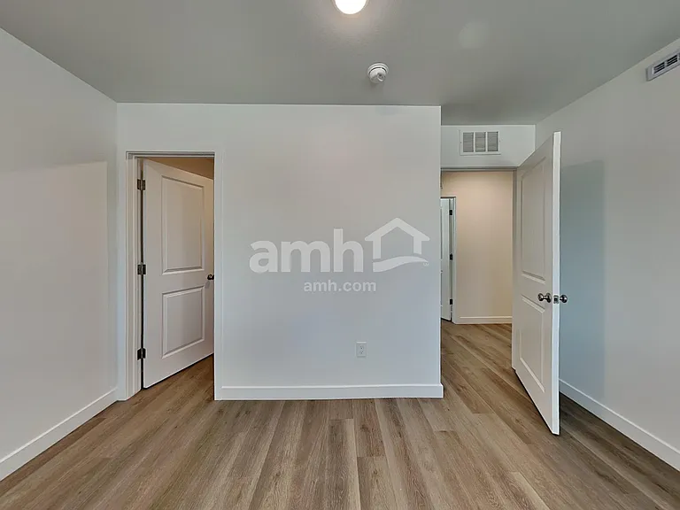 9737 W Luxton Ln — Photo 16
