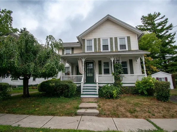 88 West St, Geneva, NY 14456