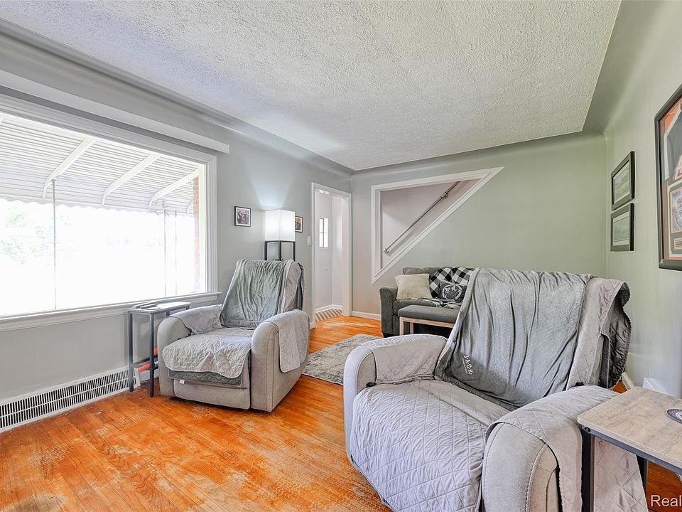 37899 Hayes Rd, photo 10