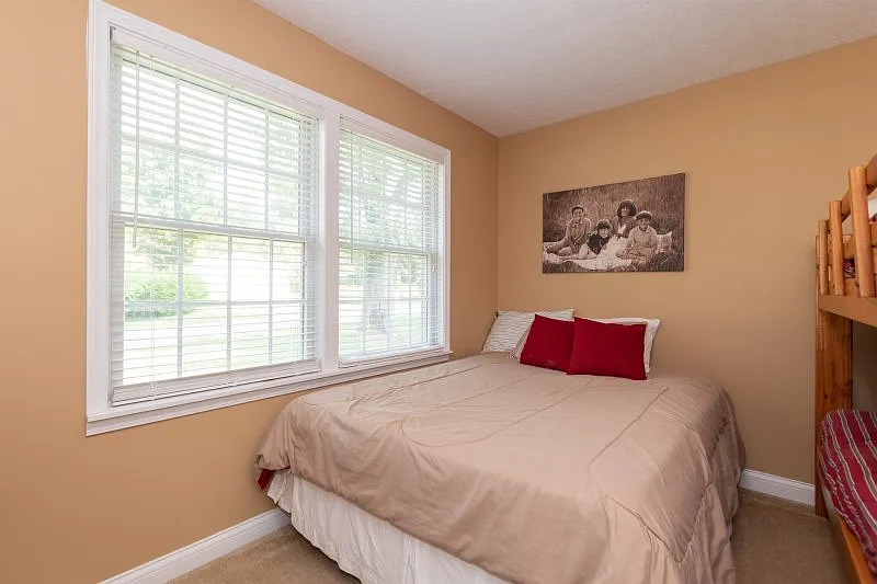3 bed, 1568 sqft, $1,900 — Photo 2