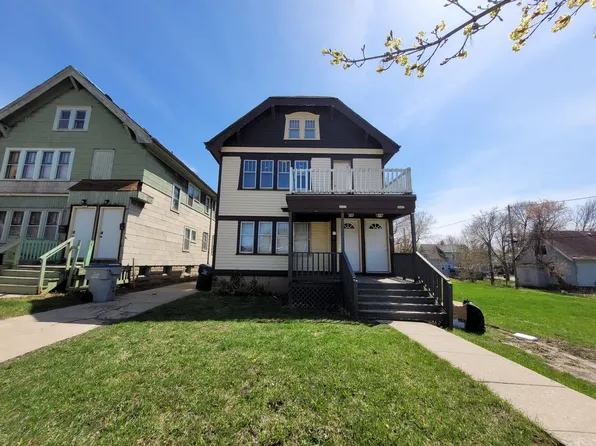 2421 W Finn Pl, Milwaukee, WI 53206