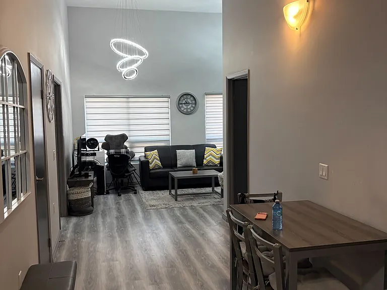 275 F Larch St #111 — Photo 10