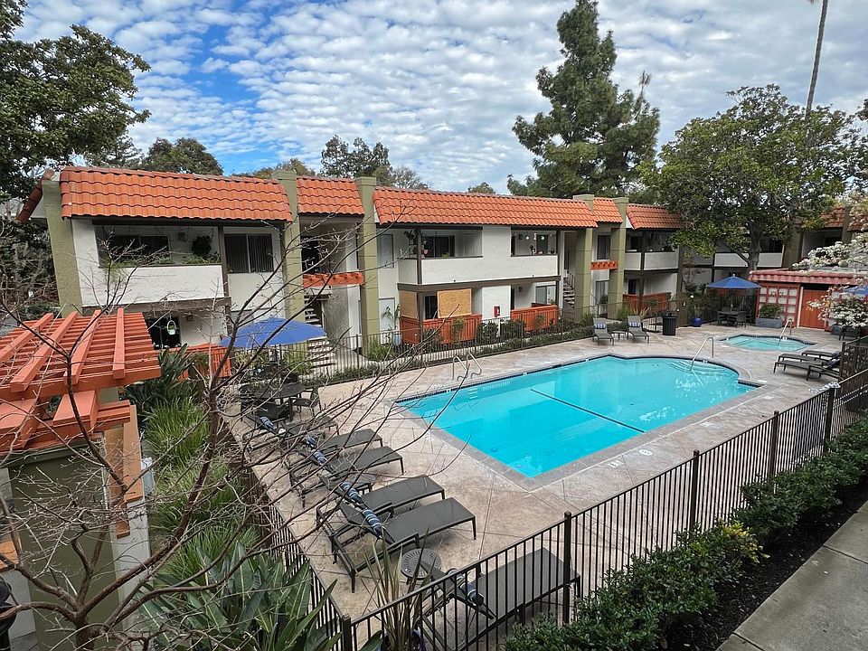 1st image of 487 Northlake Dr #204