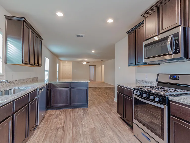 15214 Harbor Lndg — Photo 12