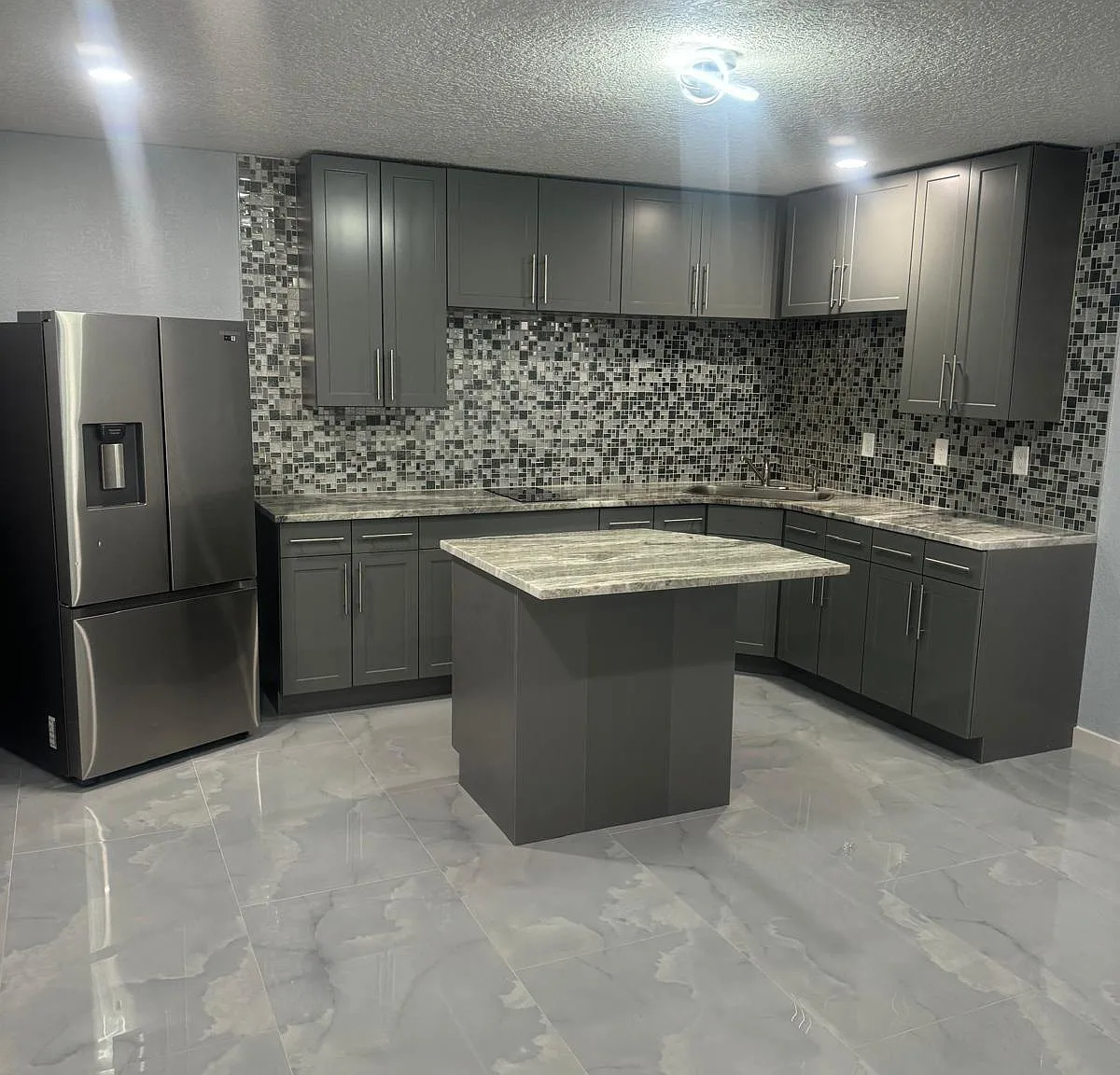 3 bed, 980 sqft, $1,900 — Photo 3