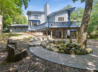 3607 Deep Wood Dr, Crystal Lake, IL 60012