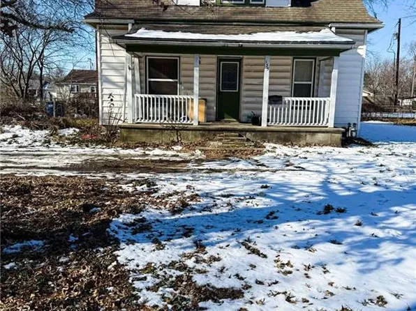 135 Parmenter Ave, Columbus, KS 66725