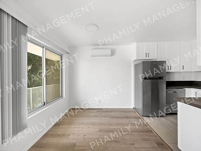 475 S Los Robles Ave #14 — Photo 3
