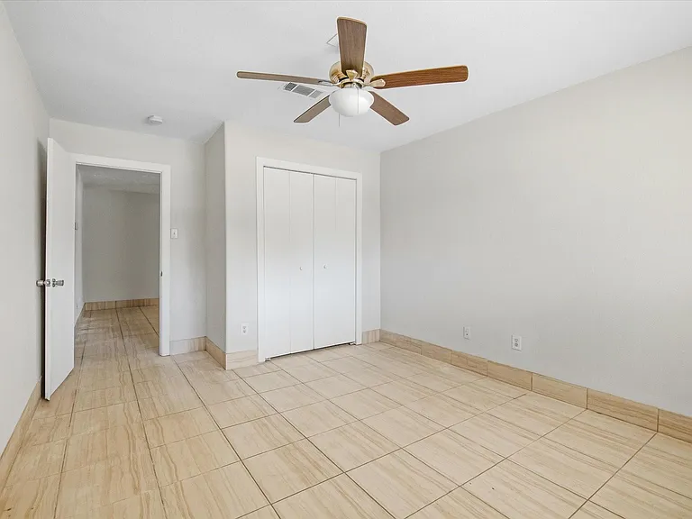 501 Ladd St — Photo 17
