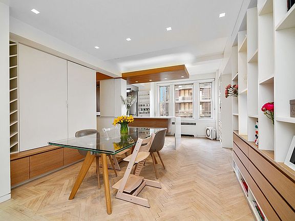 4th image of 400 E 59th St #11GH