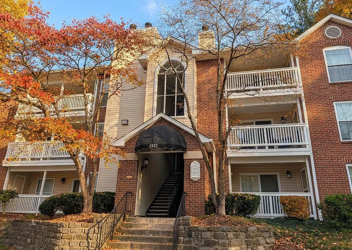 1 bed, 1.0 bath, $2,100 — Photo 1