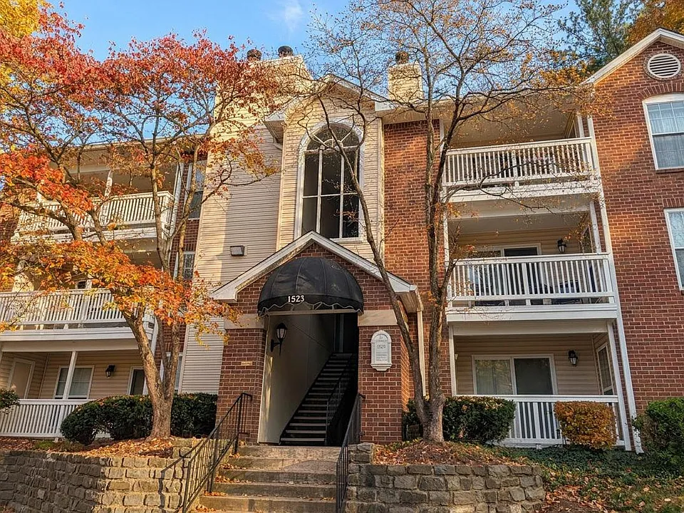 1523 Lincoln Way #103