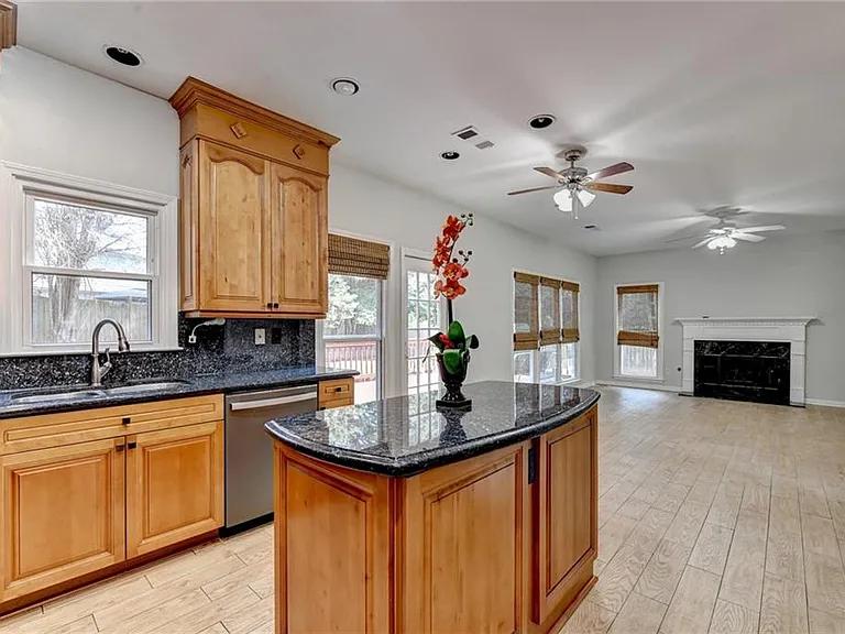 2835 Crestmont Ct — Photo 20